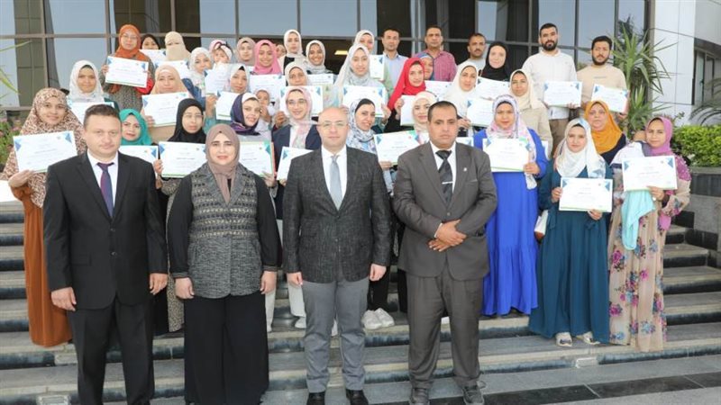 تسليم شهادات التدريب