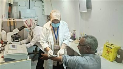 تقديم 1438خدمة صحية خلال قافلة مجانية بقرية بني خيار مركز أبوقرقاص