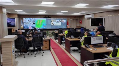 محافظ أسيوط: انعقاد غرفة الأزمات ومركز سيطرة الشبكة الوطنية لمتابعة حالة الطقس والتعامل مع البلاغات