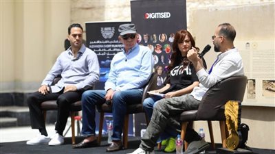 محمود حميدة خلال ندوة “رقمنة التراث”: تلوين النيجاتيف أفقدنا الأصل الفني وبدأت “مذبحة الأفلام”