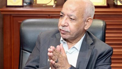 عبدالمنعم الجمل يهنئ عمال مصر جنود الإنتاج بمناسبة احتفالات عيد العمال 