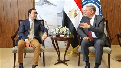 وزير البترول يجتمع مع شارد كابيتال لتطوير مجمع البحر المتوسط للبتروكيماويات بالعلمين