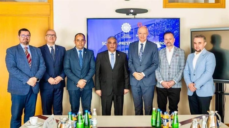 رئيس جامعة طنطا خلال