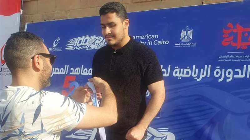 احد الفائزين