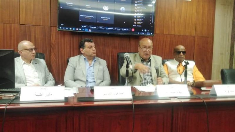 المبدعات يقرأن القصص