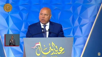 الوزير يستعرض جهود الدولة للنهوض بالقطاع الصناعي منذ توليه حقيبة النقل 