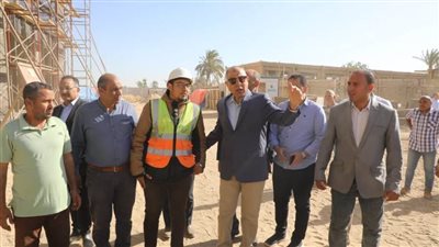 محافظ المنيا يتفقد مدرسة أبوقرقاص الثانوية الصناعية وأعمال إنشاء المستشفى المركزي