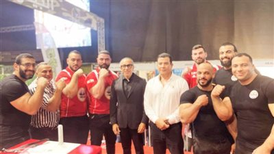 مصر تفوز على لبنان في «السوبر ماتش» لمصارعة الذراعين