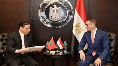 وزير الاستثمار يبحث مع وزير التجارة المغربي تطوير الشراكة الاقتصادية 