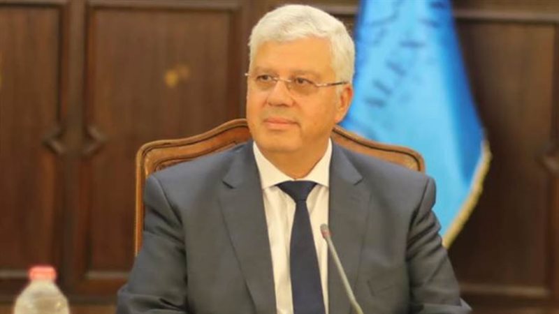 الدكتور أيمن عاشور