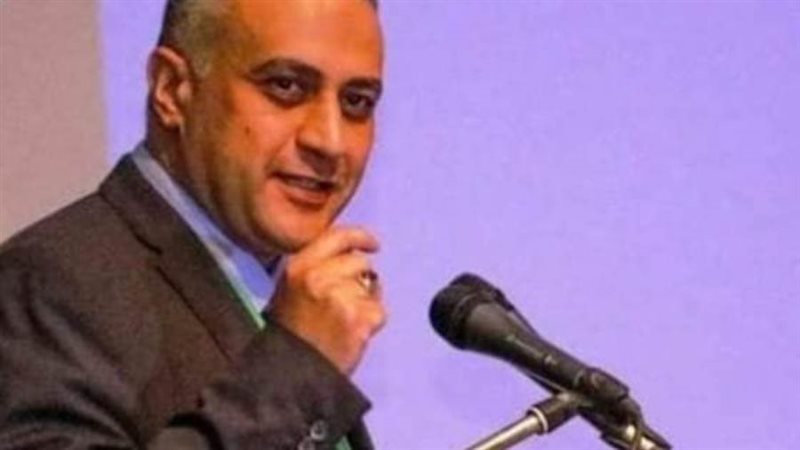 د. أيمن وزيري أستاذ