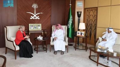 السفير الحصيني يستقبل الأمين العام لصندوق تطوير التعليم  