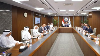 المهندس كريم بدوي وزير البترول والثروة المعدنية يبحث مع مجموعة موانئ أبوظبي سبل تعزيز التعاون المشترك