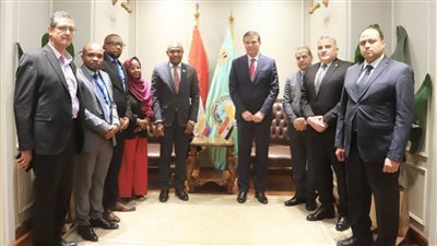 وزير الزراعة يبحث مع وزير الخارجية والتعاون الدولي بجمهورية جزر القمر سبل التعاون المشترك