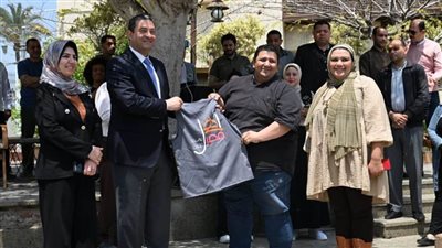 محافظ دمياط يلتقي شباب المحافظات الحدودية المشاركين بملتقى «أهل مصر»