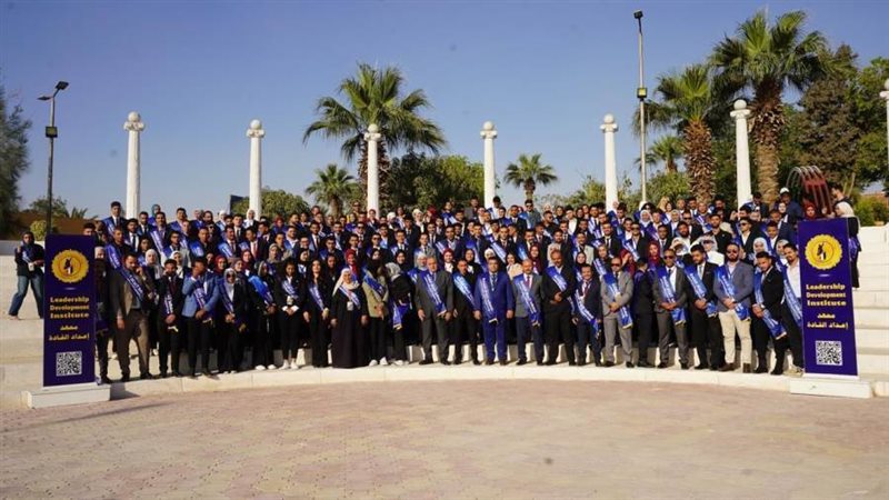 شباب الجامعات يصيغون