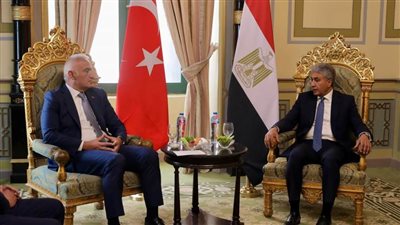 وزير السياحة يلتقي نظيره التركي لبحث سبل تعزيز التعاون المشترك بين البلدين
