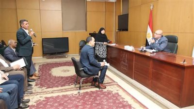 في اللقاء المفتوح مع المواطنين: محافظ بني سويف يستمع لمطالب واحتياجات وشكاوى المواطنين 