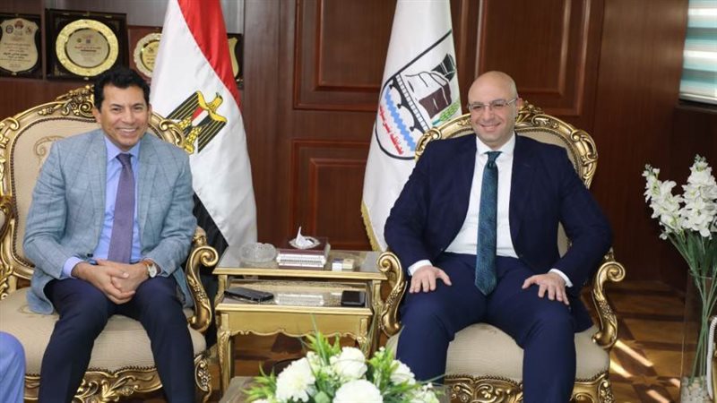 محافظ بنى سويف يستقبل