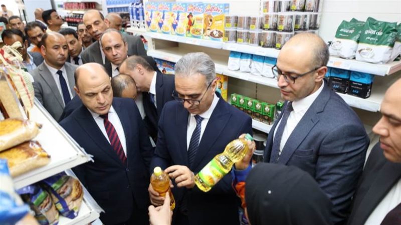 جانب من الجولة بالأسواق