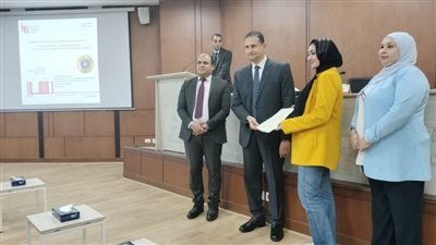 بالصور..تكريم الطلاب خريجي التدريب الشتوي بمعهد تكنولوجيا المعلومات بجامعة دمنهور 