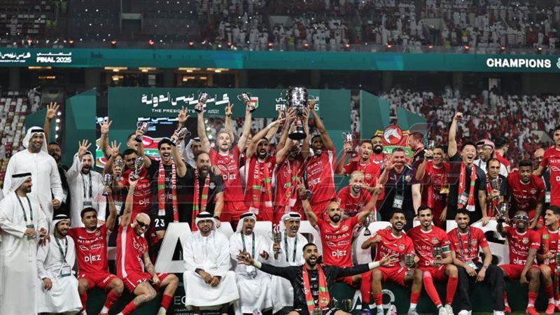 شباب الأهلي يقتنص