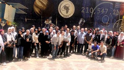 طلاب تطبيقية الفضاء بأهلية بني سويف في زيارة علمية للهيئة القومية للاستشعار من البعد