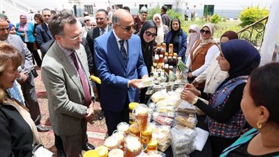 محافظ المنيا يستقبل السفير الكندي.. ويؤكد: جادون في منح الفرص الاستثمارية ودعم كافة القطاعات