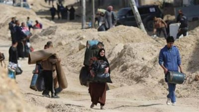 الاحتلال يجبر مواطنين في الحي الشرقي من مدينة طولكرم على إخلاء منازلهم