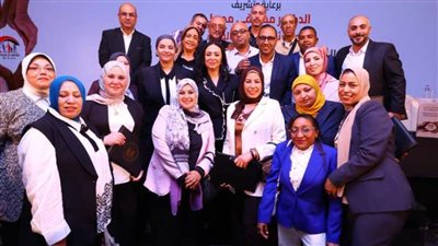 وزيرة التضامن الاجتماعي تكرم فريق عمل احتفالية مرور 10 سنوات على برنامج 