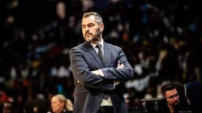 الأهلي يمنح المدير الفني الإسباني فرصة أخيرة في دوري السوبر