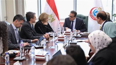 وزير الصحة يبحث مع وفد البنك الدولي تعزيز التعاون في ملف التنمية البشرية