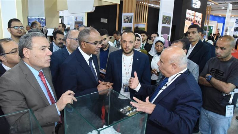 جانب من زيارة نائب