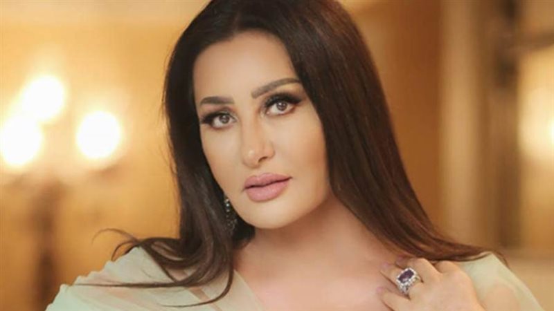 المطربة لطيفة