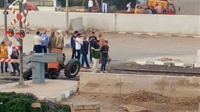 مصرع سائق بحادث اصطدام أحد القطارات بجرار زراعي أثناء عبوره لمزلقان السكة الحديد