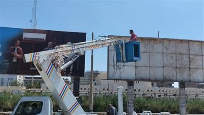 محافظ المنيا : حملات لمراجعة الإعلانات واللافتات غير المرخصة والعشوائية