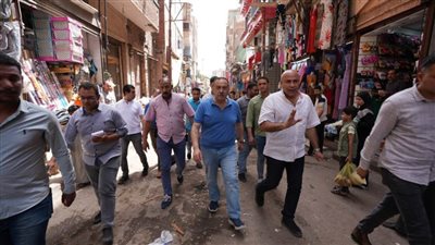 محافظ أسيوط يتفقد نتائج حملة إزالة الإشغالات بالقيسارية والسكة الجديدة بحي غرب 