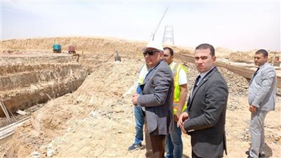 وزير الكهرباء يتفقد مستجدات تنفيذ أعمال برجى عبور قناة السويس ومسار خط الربط المصري السعودي 
