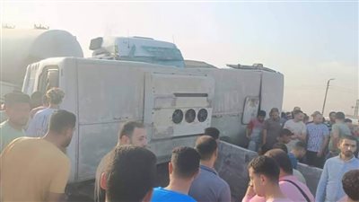 تفاصيل إصابة 20 شخصًا إثر حادث تصادم تريلا مع أتوبيس في الشرقية