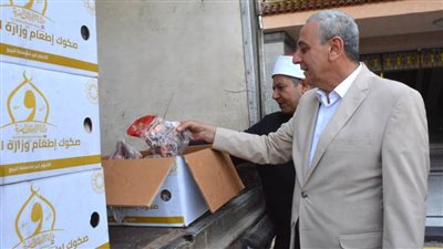  بالصور.. محافظ الغربية يشهد توزيع دفعة جديدة من لحوم صكوك الإطعام للفئات الأولى بالرعاية