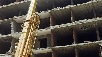 التنمية المحلية: إزالة عقار مخالف من 7 أدوار بعين شمس وإحالة المسئولين للنيابة الإدارية