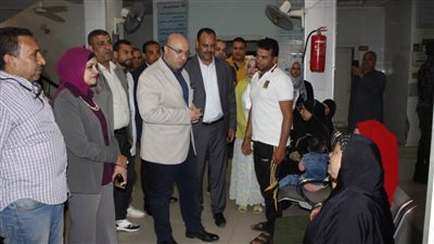 محافظ بني سويف يتفقد العمل ومستوى الخدمات المقدمة للمواطنين بوحدة دشطوط الصحية