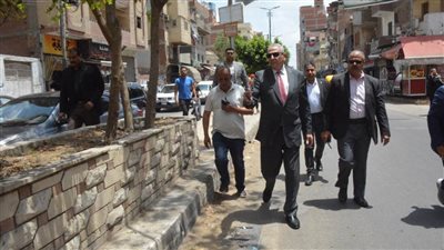  بالصور.. محافظ الغربية يتفقد أعمال النظافة ورفع الإشغالات في شوارع طنطا ويلتقي المواطنين