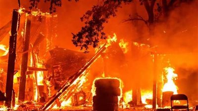 نشوب حريق هائل في مخزن خردة بالدقهلية 