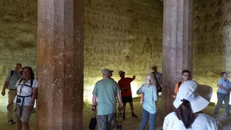 وفود سياحية تزور