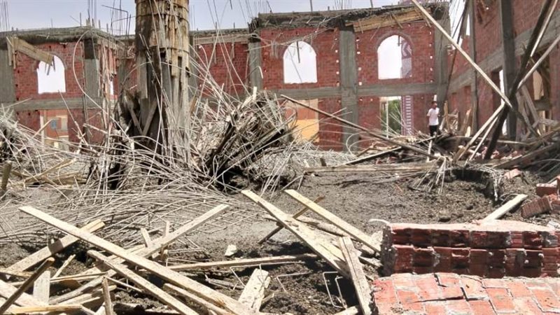 المسجد المنهار