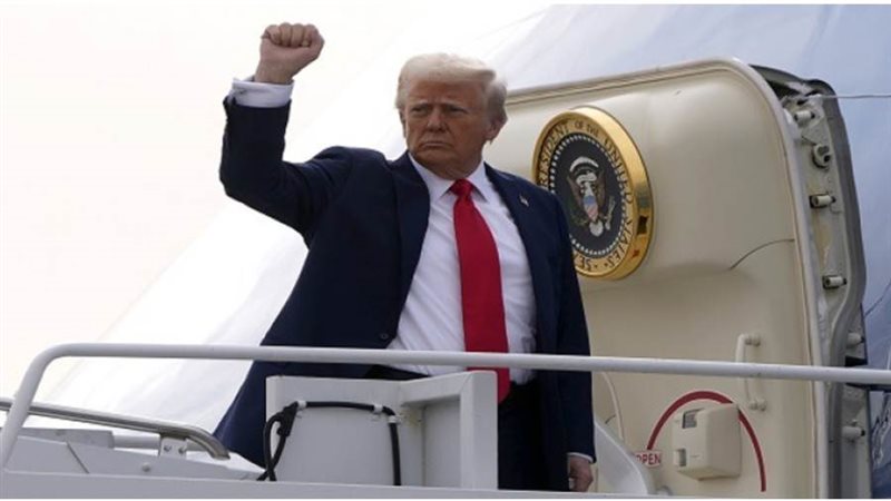 الرئيس الأمريكي دونالد