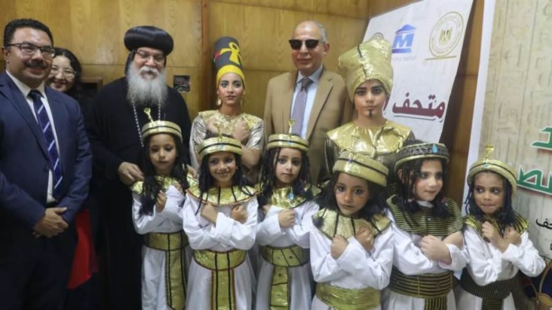 محافظ المنيا خلال