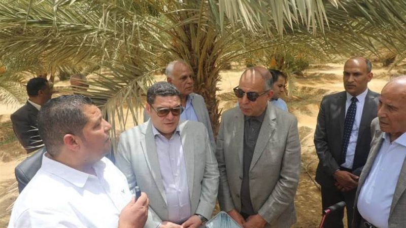 محافظ المنيا خلال