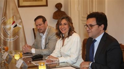 وزير الثقافة يجتمع بلجنة اختيار الرئيس الجديد لأكاديمية الفنون 